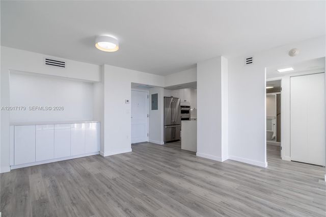 3675 N Country Club Dr 1906, Aventura, FL 33180