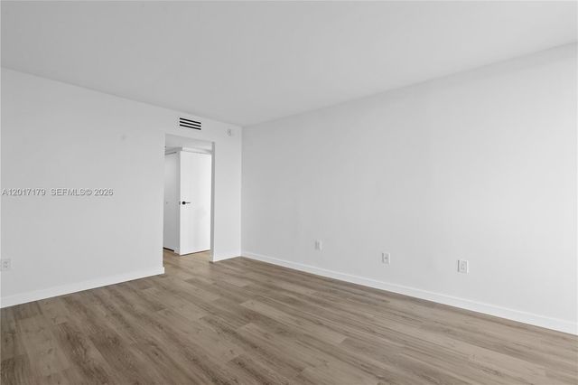 3675 N Country Club Dr 1906, Aventura, FL 33180