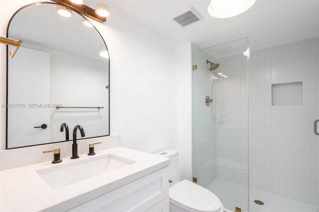 3675 N Country Club Dr 1906, Aventura, FL 33180