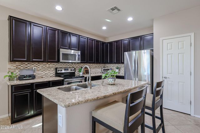 17555 W GLENHAVEN Drive, Goodyear, AZ 85338