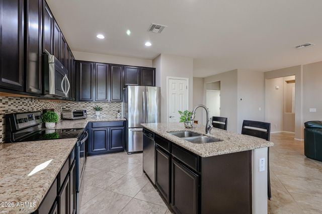 17555 W GLENHAVEN Drive, Goodyear, AZ 85338