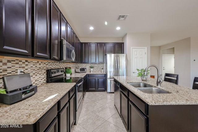 17555 W GLENHAVEN Drive, Goodyear, AZ 85338