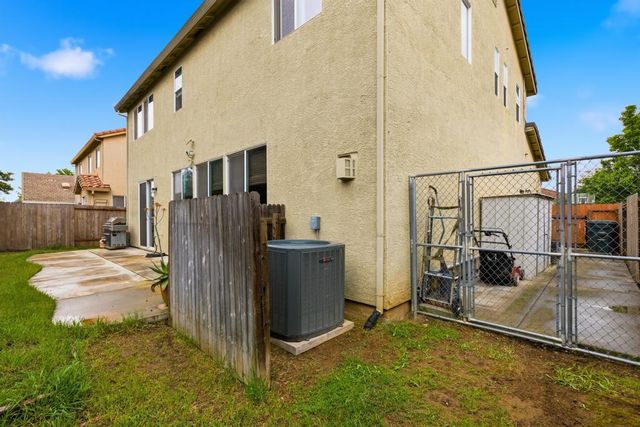 1891 River Bank Dr, Marysville, CA 95901