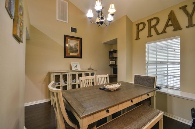 3218 Lake Stream Drive, Kingwood, TX 77339