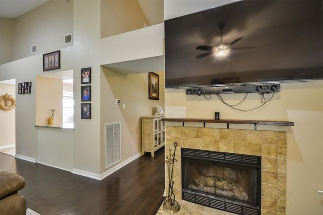 3218 Lake Stream Drive, Kingwood, TX 77339
