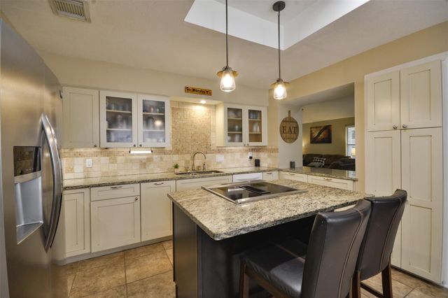 3218 Lake Stream Drive, Kingwood, TX 77339