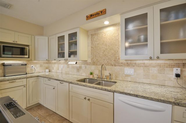 3218 Lake Stream Drive, Kingwood, TX 77339
