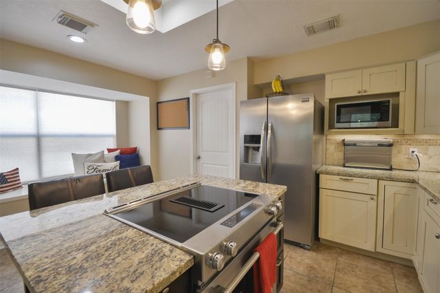 3218 Lake Stream Drive, Kingwood, TX 77339