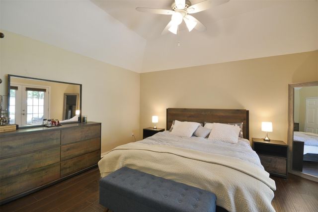 3218 Lake Stream Drive, Kingwood, TX 77339
