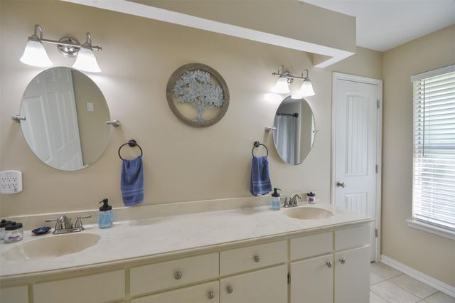 3218 Lake Stream Drive, Kingwood, TX 77339