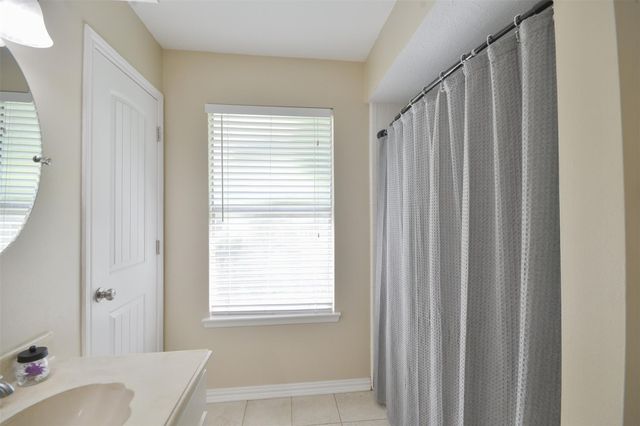 3218 Lake Stream Drive, Kingwood, TX 77339