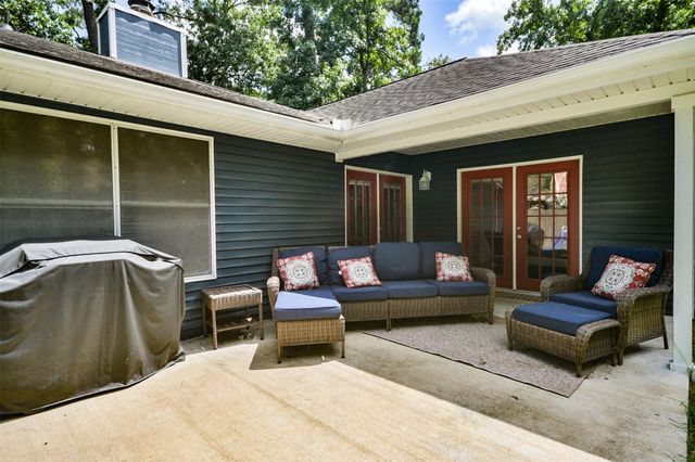 3218 Lake Stream Drive, Kingwood, TX 77339