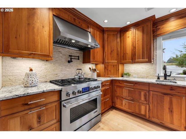 34517 Se LAWTON Rd, Washougal, WA 98671