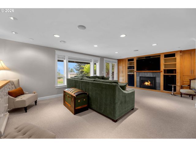 34517 Se LAWTON Rd, Washougal, WA 98671
