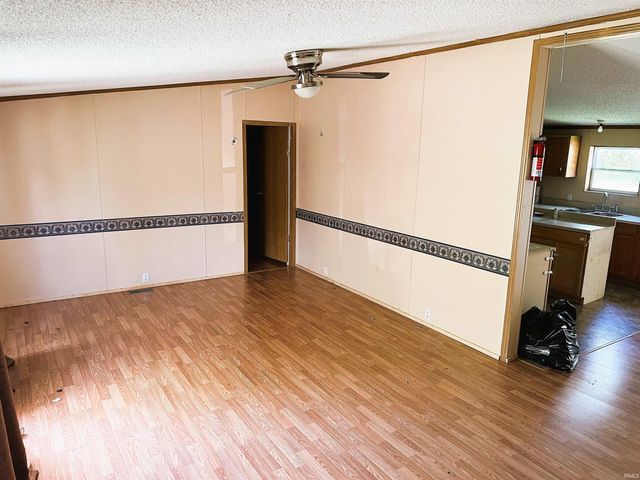 1160 SE 5th Street, Linton, IN 47441