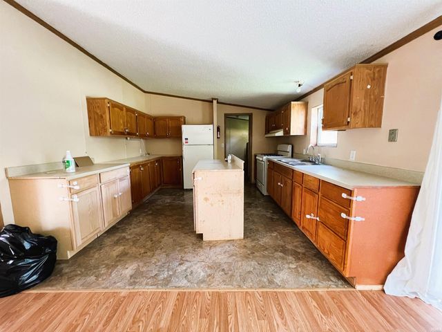 1160 SE 5th Street, Linton, IN 47441