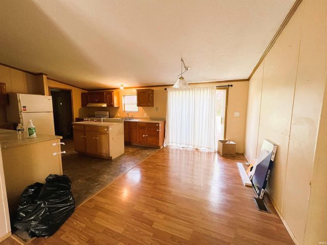 1160 SE 5th Street, Linton, IN 47441