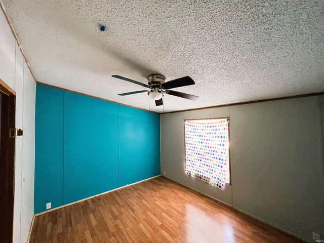 1160 SE 5th Street, Linton, IN 47441