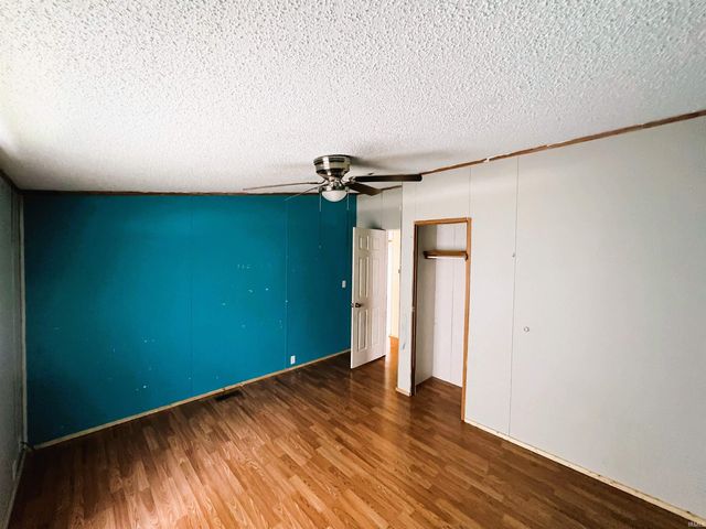 1160 SE 5th Street, Linton, IN 47441