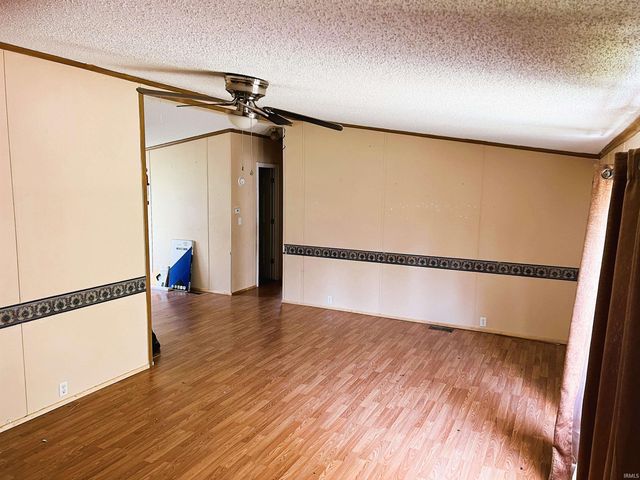 1160 SE 5th Street, Linton, IN 47441