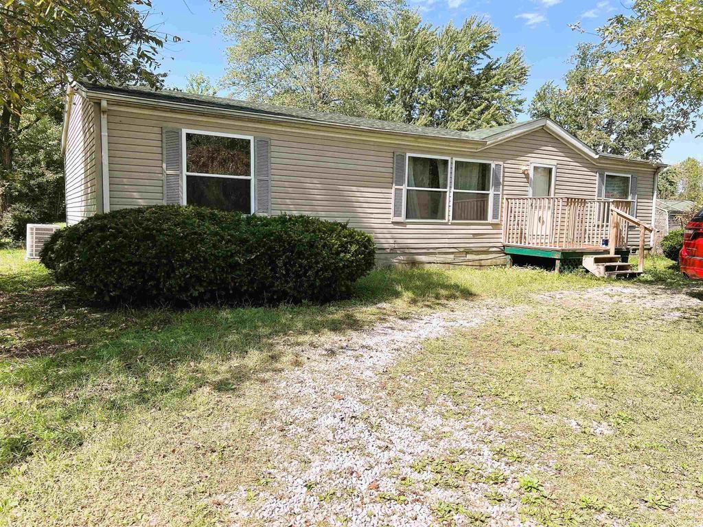 1160 SE 5th Street, Linton, IN 47441