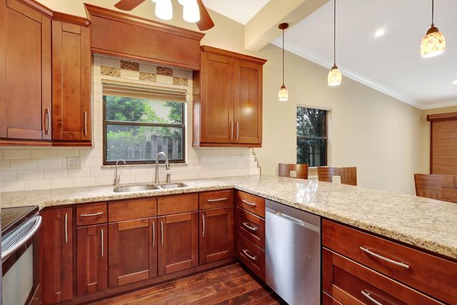 1003 Raintree Lane, Palm Beach Gardens, FL 33410