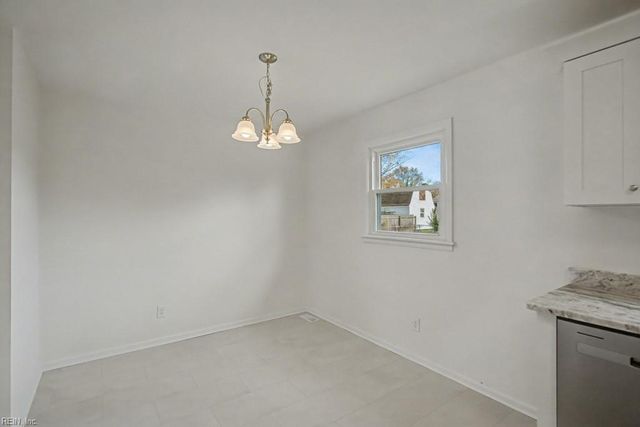 384 Mohea CIR, Newport News, VA 23602