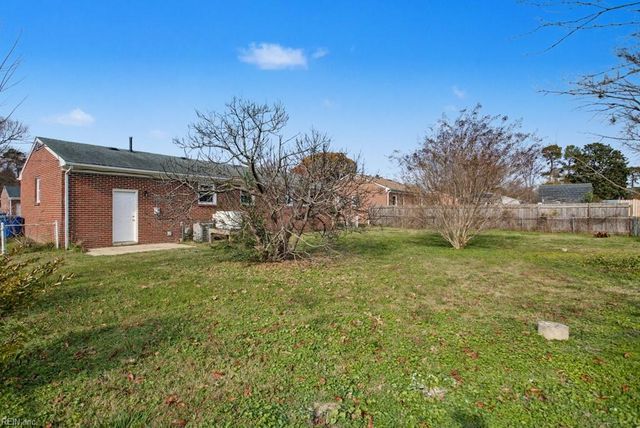 384 Mohea CIR, Newport News, VA 23602