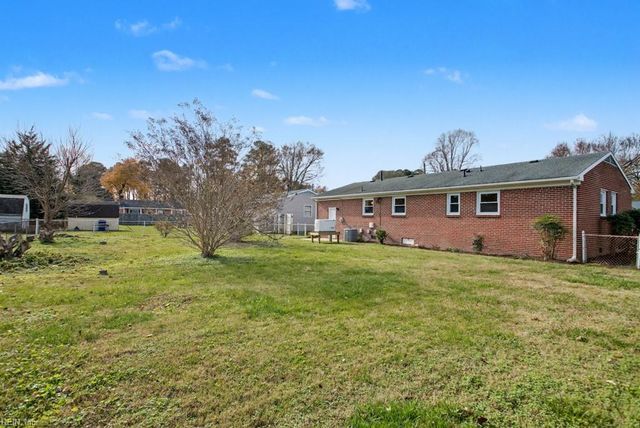 384 Mohea CIR, Newport News, VA 23602