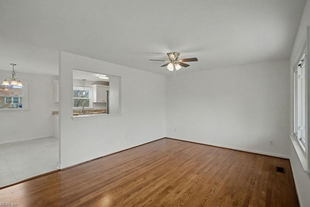 384 Mohea CIR, Newport News, VA 23602