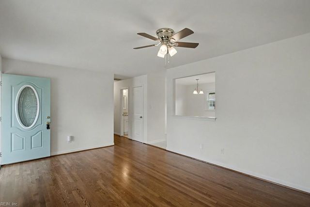 384 Mohea CIR, Newport News, VA 23602