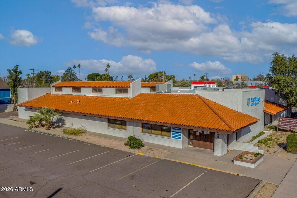606 N COUNTRY CLUB Drive, Mesa, AZ 85201 — exterior