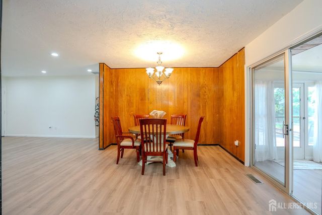 4 Hunterdon Avenue, Monroe, NJ 08831