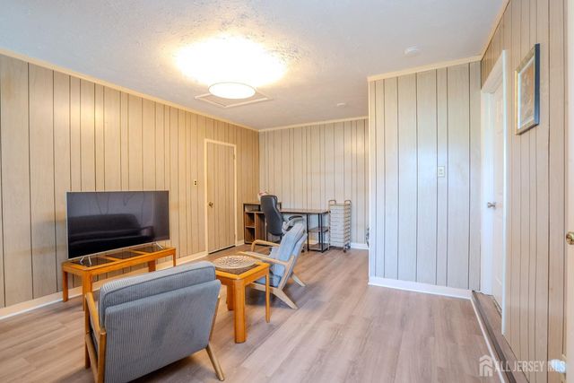 4 Hunterdon Avenue, Monroe, NJ 08831