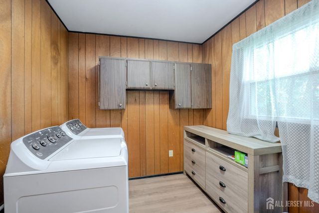 4 Hunterdon Avenue, Monroe, NJ 08831