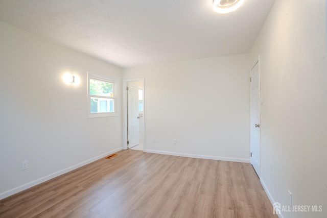 4 Hunterdon Avenue, Monroe, NJ 08831