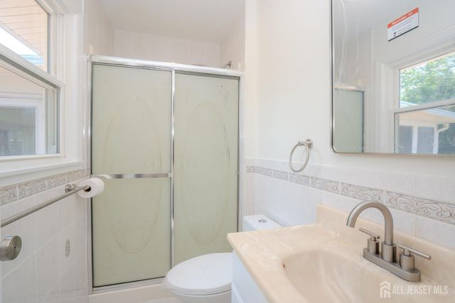 4 Hunterdon Avenue, Monroe, NJ 08831