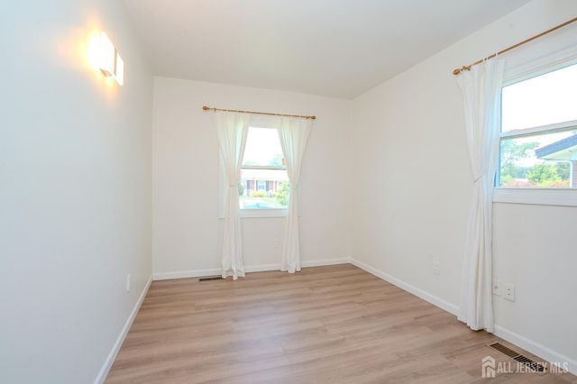 4 Hunterdon Avenue, Monroe, NJ 08831