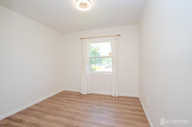 4 Hunterdon Avenue, Monroe, NJ 08831