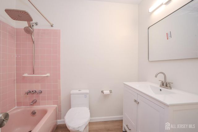 4 Hunterdon Avenue, Monroe, NJ 08831