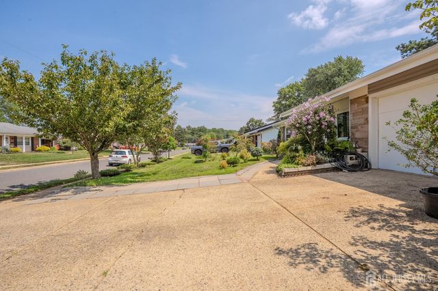 4 Hunterdon Avenue, Monroe, NJ 08831