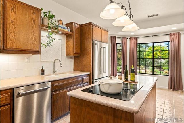 1421 Blue Lilac, Alpine, CA 91901