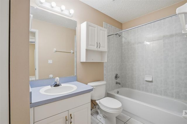 4717 LAKEWOOD DRIVE, Seffner, FL 33584