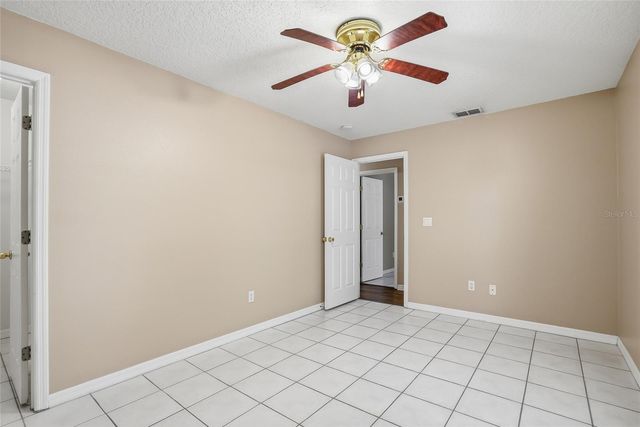 4717 LAKEWOOD DRIVE, Seffner, FL 33584