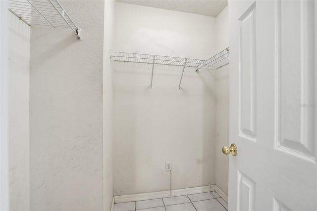 4717 LAKEWOOD DRIVE, Seffner, FL 33584