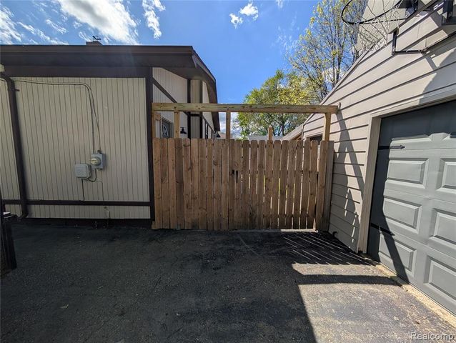 4010 Reynolds Street, Flint, MI 48532