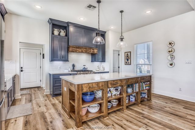 233 Randi Road, Bellville, TX 77418