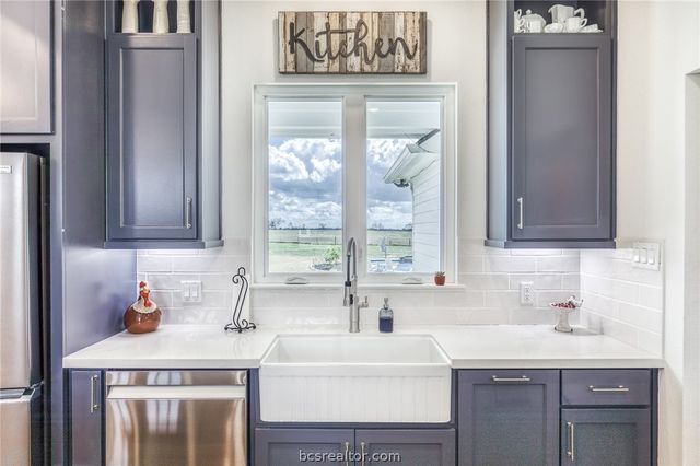 233 Randi Road, Bellville, TX 77418