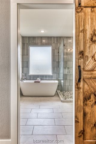 233 Randi Road, Bellville, TX 77418