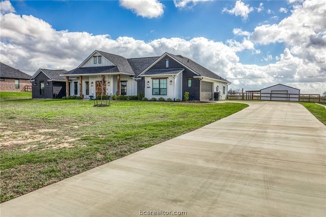 233 Randi Road, Bellville, TX 77418